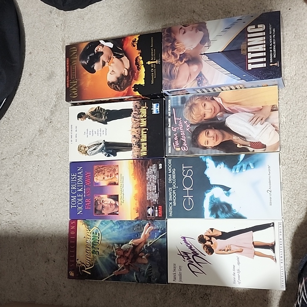8 VHS Romance movies titanic, ghost
